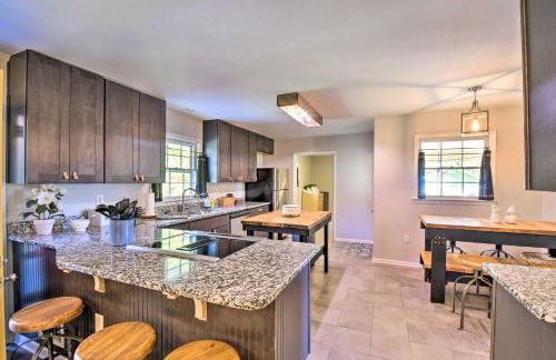 Mod Stable House on 10 Acres, Walk to Lake! - Foto 13