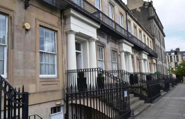 Windsor Street Apartments - Photo 1