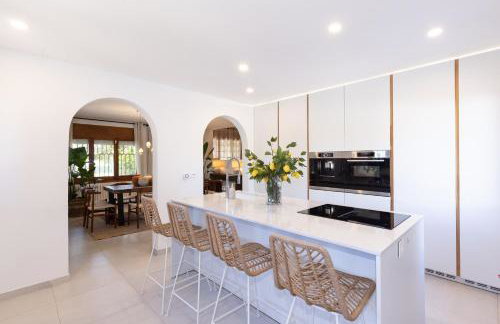 Villa Carmen - Peaceful Eco-Luxury with Private Pool and Sea Views & EV - near Sitges - Photo 5
