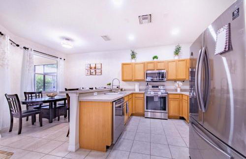 Villa Mona, 4bed pool, Hot tub,Game Room at Calabay Tower lake - Foto 48