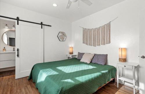 NEW Beautiful BOHO Home by Beach, Downtown + Shops - Foto 3