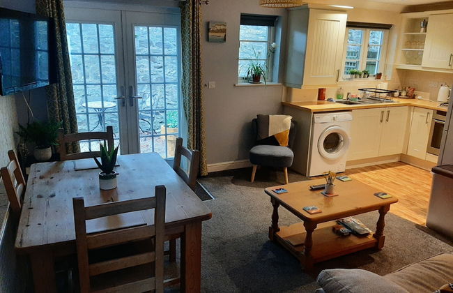 Cozy Courtyard Apt, Explore & Relax, Free Parking - Foto 14