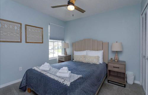 Lovely 4 Bed Oasis In the mix of everything - Photo 16