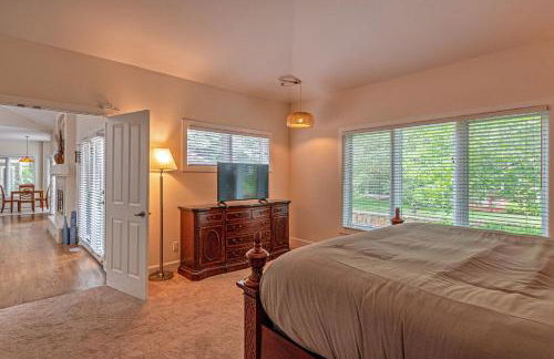 Luxurious 4BR Retreat - Pool Table & Chic Amenities - Photo 23