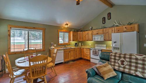 Hungry Horse Cabin Deck, Fire Pit, Near Glacier! - Foto 3