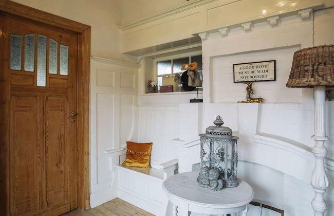 Beautiful Villa Near the Sea - Photo 2