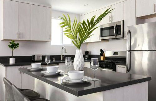 Relax in Spacious 3BR Apt Sleeps 8 and Parking - Foto 11