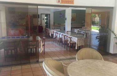 Flat Guarajuba 4 quartos térreo à Beira Mar - pé na areia - governança com arrumadeira e Wi Fi inclusos - Foto 42