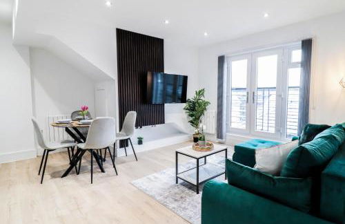 The Booker Retreat - Bright 1BR Top Floor Apt with Free Secure Underground Parking - Foto 16