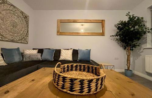 Eskdale Townhouse- Spacious 4BR ,Crawley, Free Wifi, Parking, fully equipped, contractor friendly, temporary relocations welcome, near Gatwick Airport - Foto 33