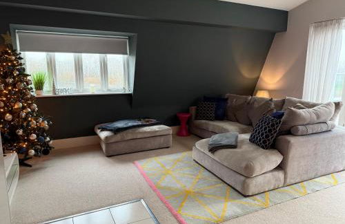 HM111 Penthouse Apartment with Lake View & free Spa Access- Lower Mill Estate Cotswolds - Foto 46