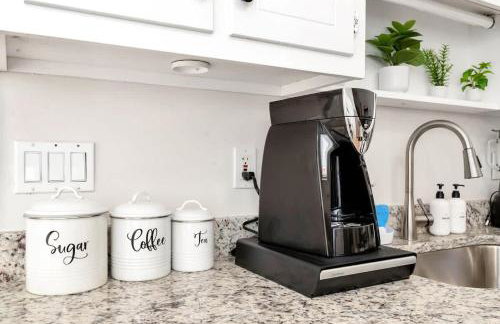 4BR Cozy Family Retreat Near Mall of GA, Near Lake Lanier - Sleeps 10 - Foto 30