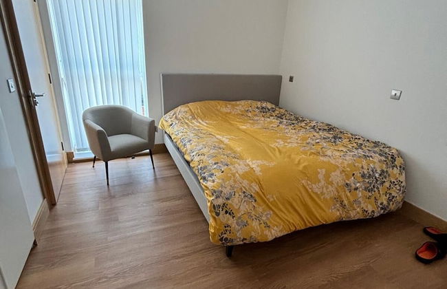 Exquisite Riverside Living in a Stunning Flat - Foto 3