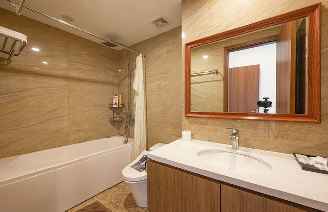 Luxe Paradise Suites Tay Ho - Photo 58