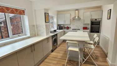 4 Bed in the heart of Hartford - Foto 4