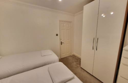 Garland Stylish 2 Bedroom Apartment A Minute Walk From Station - Foto 35