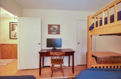 1 Mi to Sugarbush Resort Dog-Friendly Home! - Foto 14