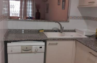 Amanecer marino, solo a 5 minutos andando de la playa - Photo 16