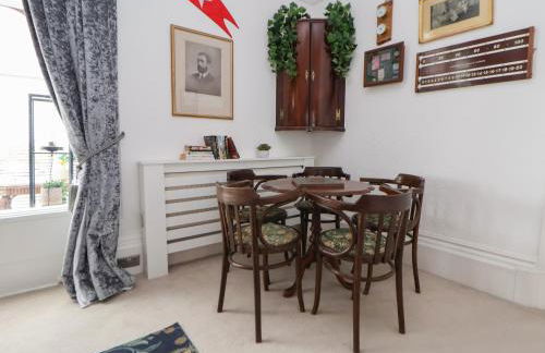 Ismay Billiard Room Apartment - Titanic Interest - Foto 9