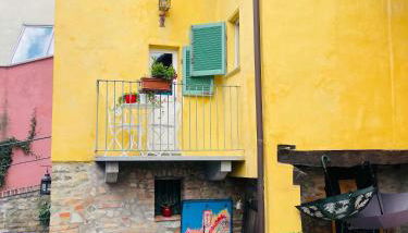 LA GIALLA di Via Silvano 12 - Foto 1