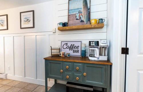 Two Cottages w/ Patios - Close to Beach - Foto 11