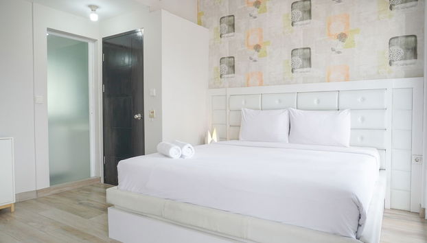 Warm And Comfort Living 1Br At 8Th Ambassade Kuningan Apartment - Foto 5, Habitación