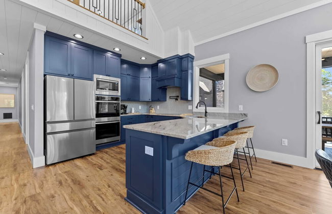 Black Bear & Blue Heron by Avantstay 2 Lakefront Homes, Sleeps 43 Pool, Dock, Theater - Foto 6