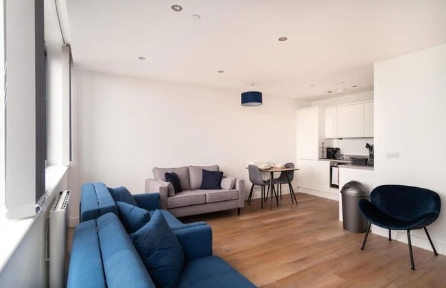 Snug 1BR Apt 4KTV Free Parking - Foto 16