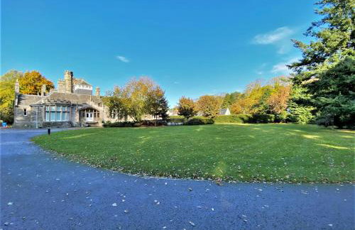 Grampian Serviced Apartments - Treetops Apartments - Photo 1