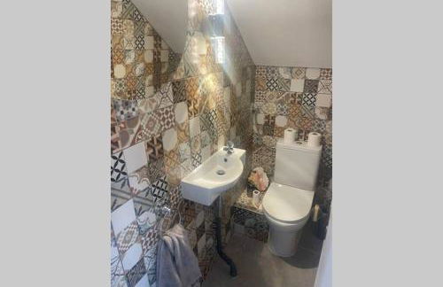 Spacious Villa. Large Rooftop. 4 Bedroom Sleeps 8 - Foto 21