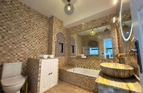 La Alcazaba de Triana - Photo 18