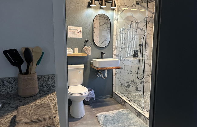 Bright Trendy Studio 9min to Asia District - Photo 19