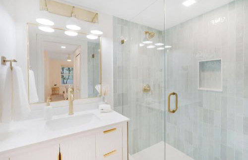 Designer condo w oceanfront & walk to Worth Ave - Photo 17