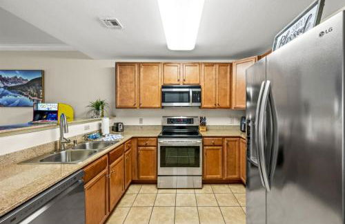 Smoky Mountain View Condo- Hot Tub, Indoor Pool, Walking Path, Playground - Foto 26