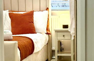 Winter Getaway - Luxury Bungalow w Games Room - Photo 26