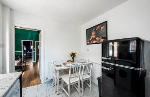 Stylish 2-Bed Apartment City Access Sleeps 4 - Foto 28