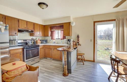 Family-Friendly Home with Fire Pit about 10 Mi to Akron! - Foto 9