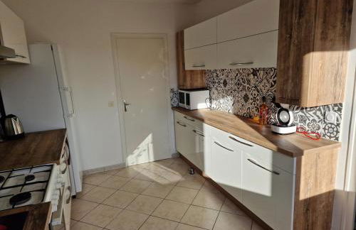 Family home - Photo 6