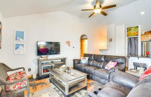 Hike, Ski and Explore Townhome with Yard in Fraser! - Foto 4