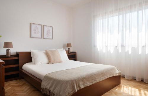 KING SIZE Bed with Air Conditioning near the BEACH & FREE Street Parking - Foto 21