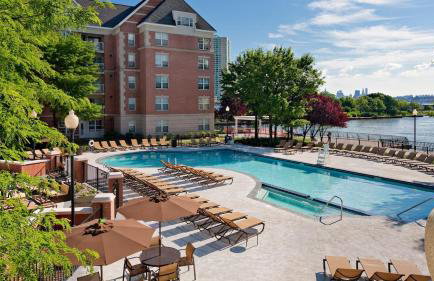 Newport 1 BR w Work Setup by Anyplace - 11747 - Foto 30