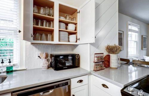 Victorian Manor on Main w 6 beds-10 mins to Lanc - Foto 8