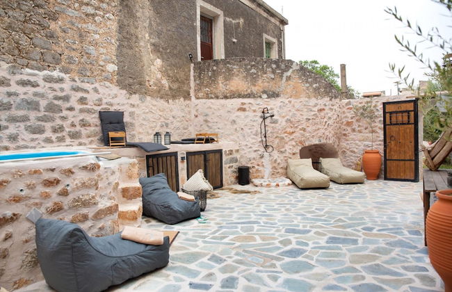 Dandy Villas Tower House Built in 17th Century Pool - Photo 60