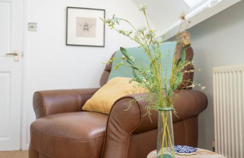 Tranquil cosy apartment in centre of Avening - Pass the Keys - Foto 8