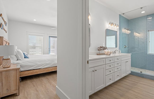 Spectacular 3br 4ba w/ Private Pool, 2 Min Walk to Beach - Sleeps 15! - Foto 8