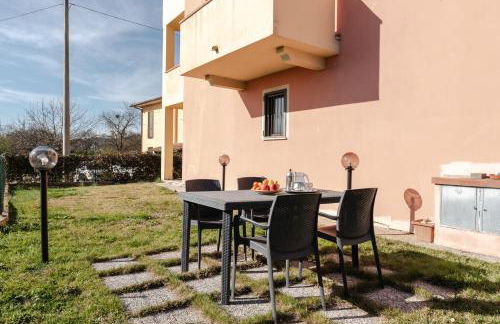 GuestHost - Equestrian Apt With Private Parking - Foto 1