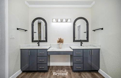 Sprawling Home w/ Rooftop Spot - Foto 26