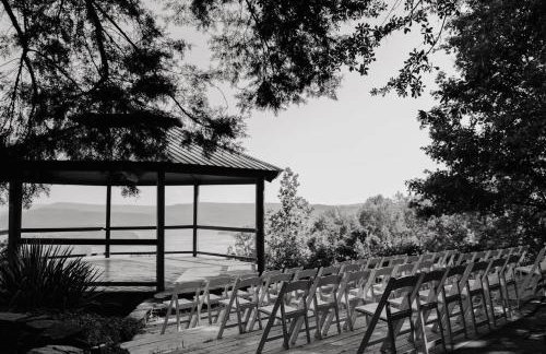 The Summit - 4 cabin getaway for 20 guests with views - Foto 66