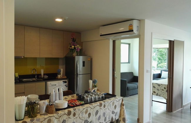 Sonrisa Sriracha - Photo 65