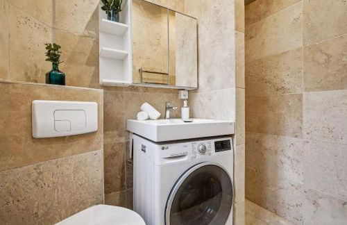 Eiffel Tower & Champs-Elysees - Paris Vacation Rentals - Foto 14